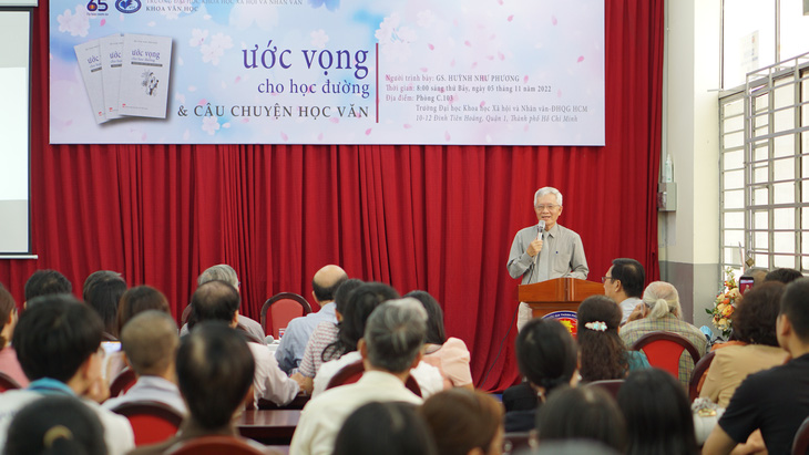 Giáo sư Huỳnh Như Phương: Dạy văn ở phổ thông chủ yếu là dạy người - Ảnh 1.