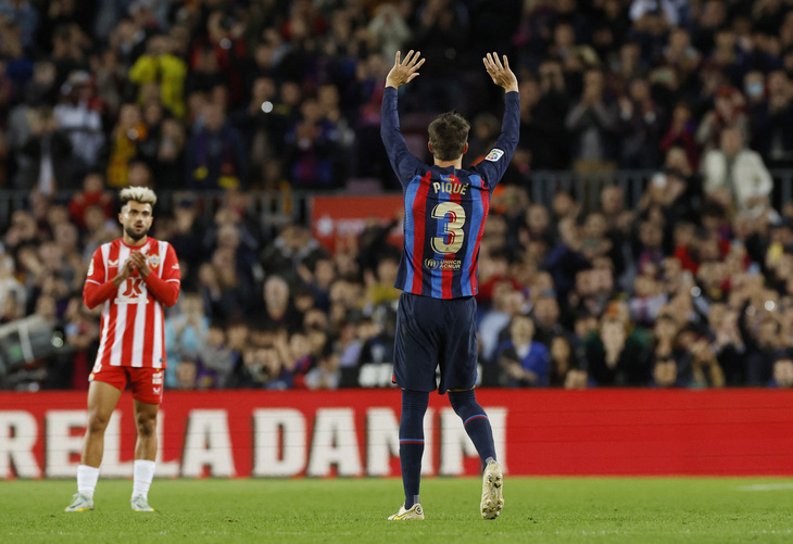 Hình ảnh trận đấu cuối cùng của Gerard Pique tại Camp Nou - Ảnh 9.