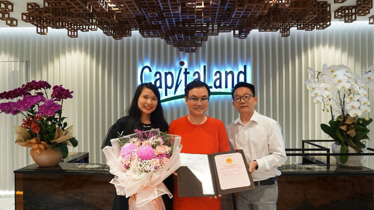 CapitaLand Development trao sổ hồng cho cư dân D1MENSION và bàn giao căn hộ ZENITY - Ảnh 1.