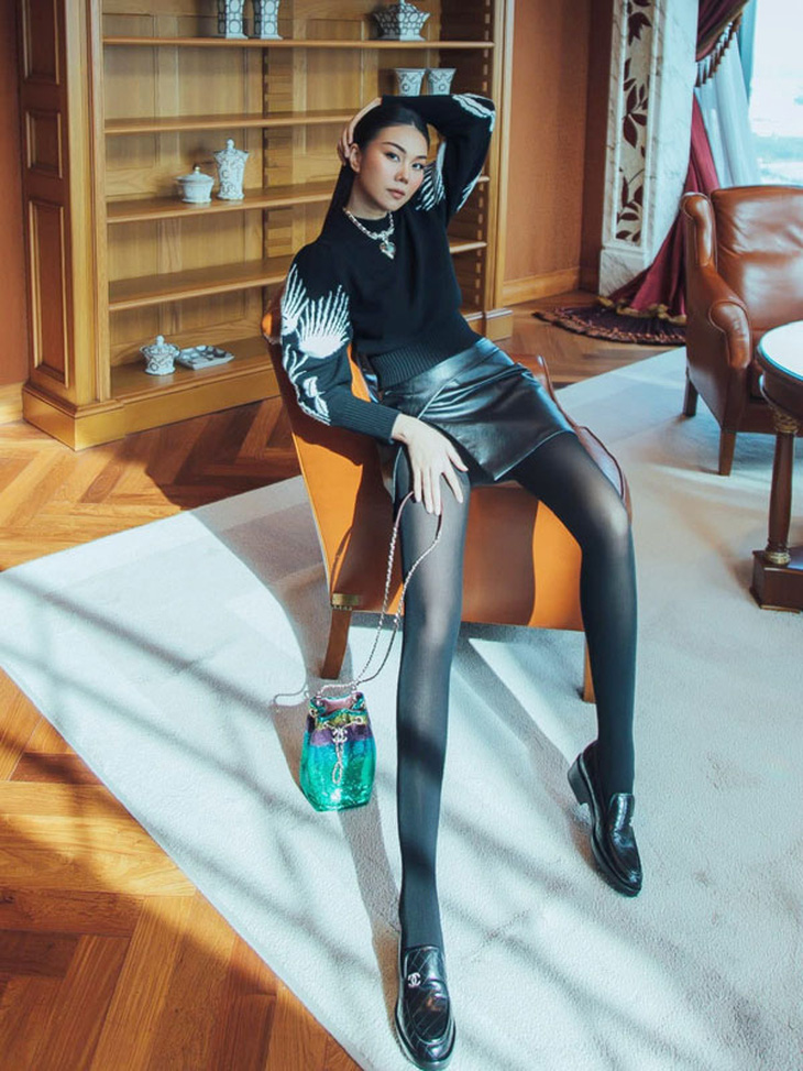 Bí kíp tạo dáng chụp ảnh khoe chân ‘búp bê’ của siêu mẫu Thanh Hằng - Ảnh 5.