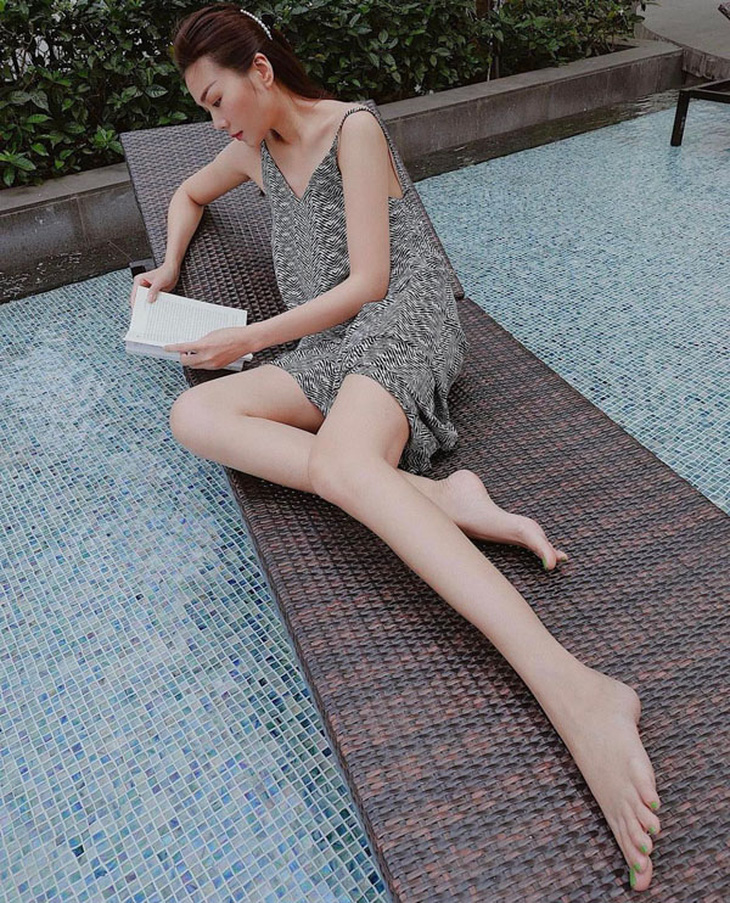 Bí kíp tạo dáng chụp ảnh khoe chân ‘búp bê’ của siêu mẫu Thanh Hằng - Ảnh 7.