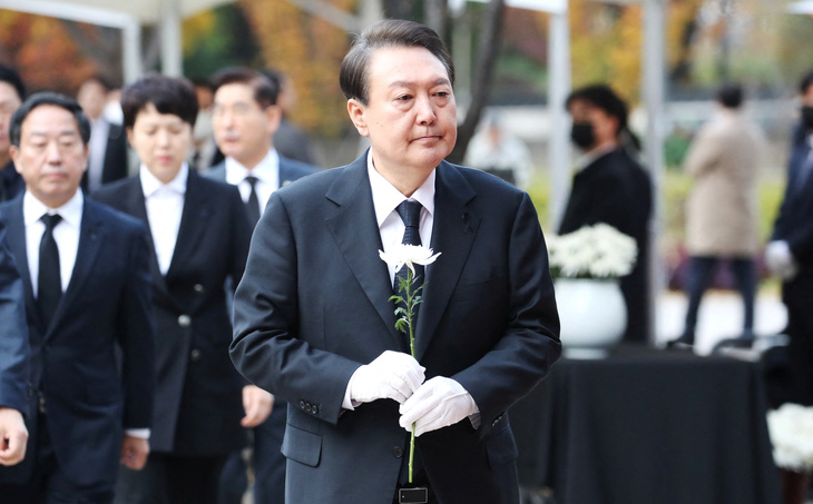 Tổng thống Hàn Quốc xin lỗi về vụ giẫm đạp ở Itaewon - Ảnh 1.