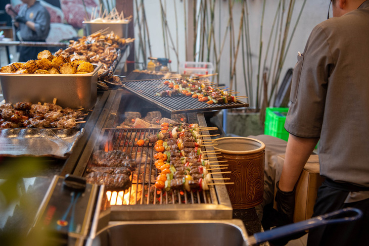 Trọn vẹn tinh hoa ẩm thực nướng Nhật Bản Yakiniku và Yakitori trong 1 địa điểm - Ảnh 4.