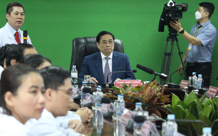 Bác sĩ Bệnh viện Chợ Rẫy - Phnom Penh thu nhập 2.591 USD, Thủ tướng đề nghị xây dựng thương hiệu