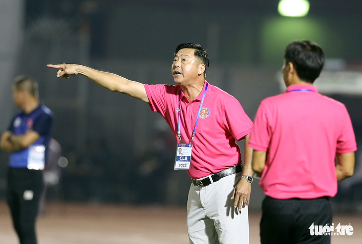 Giám đốc kỹ thuật Lê Huỳnh Đức dọn đồ ở CLB Sài Gòn, đội bóng muốn gặp lãnh đạo - Ảnh 1.