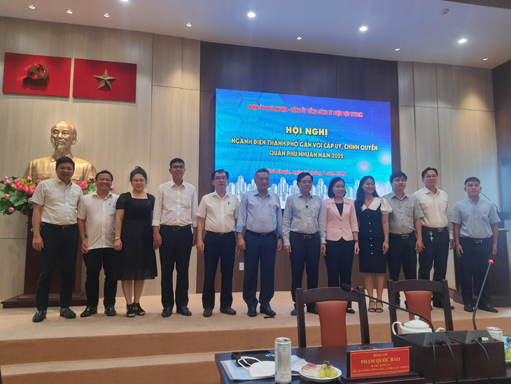 Ngành điện TP.HCM gắn kết với cấp ủy, chính quyền quận Phú Nhuận - Ảnh 1.
