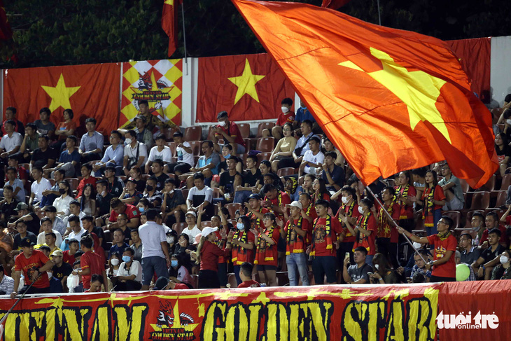 AFF Cup 2022: Vé chợ đen trận Singapore - Việt Nam hơn 1,7 triệu đồng - Ảnh 1.
