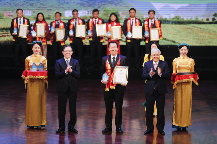 Thanh niên 29 tuổi được vinh danh Nhà khoa học của nhà nông năm 2022 - Ảnh 1.