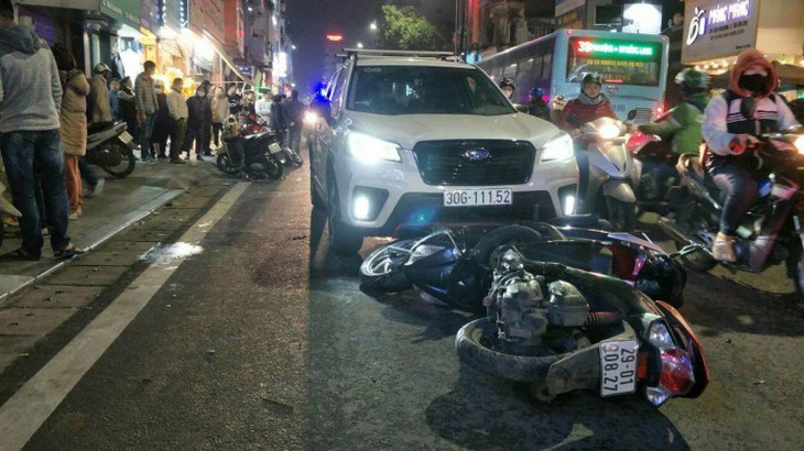 Tài xế ô tô quét 10 xe máy trên phố Bạch Mai có nồng độ cồn vượt mức kịch khung - Ảnh 2.