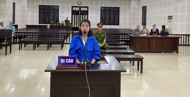 Sổ đỏ thế chấp ngân hàng, thuê làm giả 7 sổ đỏ khác để lừa đảo hàng loạt người - Ảnh 1.