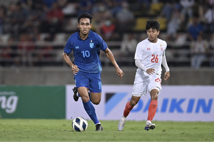 Đương kim vô địch Thái Lan thị uy sức mạnh trước AFF Cup 2022 - Ảnh 1.