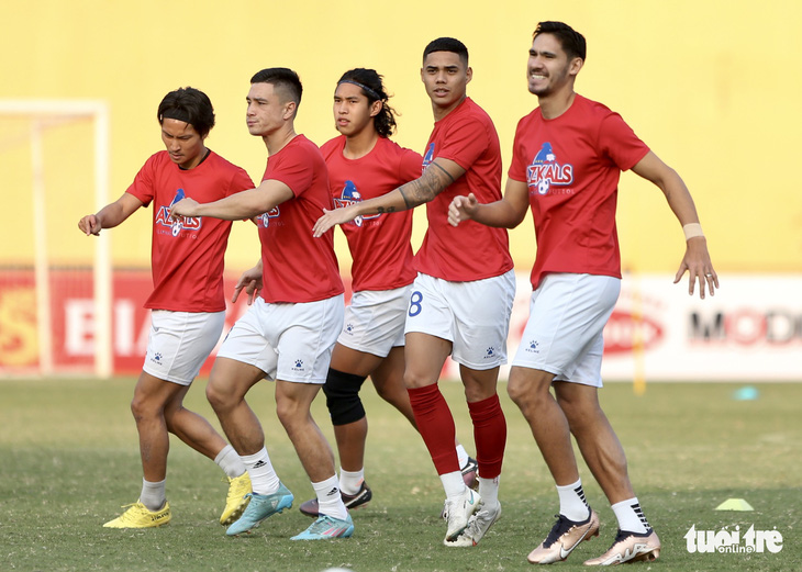 Đối đầu tuyển Việt Nam, Philippines có 6 cầu thủ thi đấu ở nước ngoài - Ảnh 5.