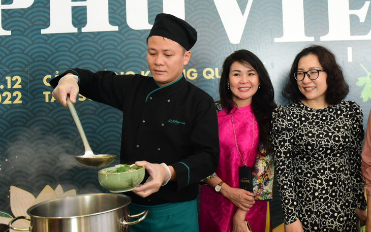 Bay cùng phở Việt: Thưởng thức tinh hoa ẩm thực sân bay