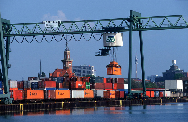EU đánh thuế carbon đối với hàng hóa nhập khẩu - Ảnh 1.