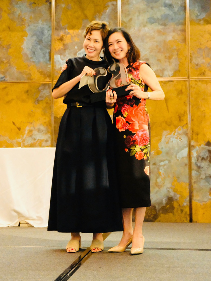 Bà Đinh Thị Thanh Hương nhận giải Nhà Phát Hành của CineAsia năm 2022 - Ảnh 2.