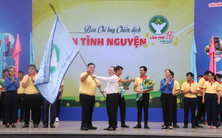 Xuất quân Xuân tình nguyện 2023 trong "Ngày thanh niên cùng hành động"