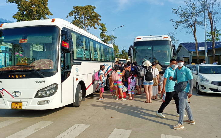 Cho xe du lịch trên 29 chỗ được vào trung tâm thành phố Nha Trang giờ cao điểm