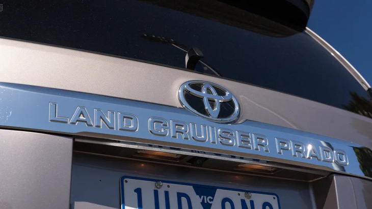 Hé lộ thông tin hot về Toyota Land Cruiser Prado mới - Ảnh 1.