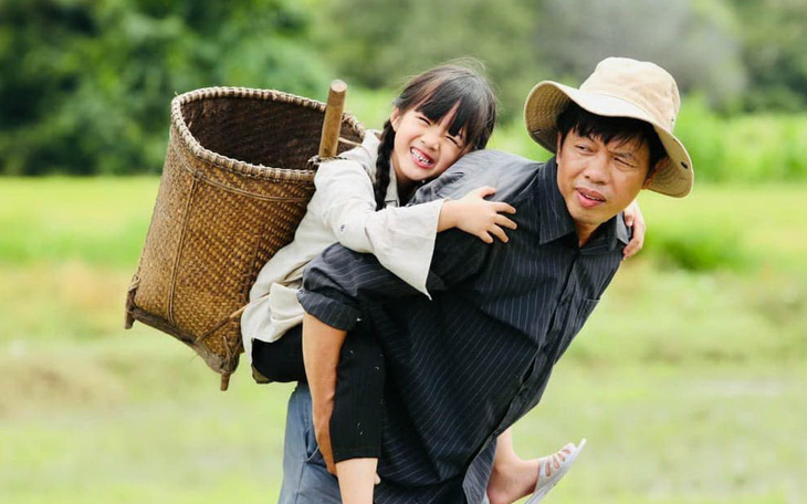 "Đừng làm mẹ cáu" và "Mẹ rơm" hấp dẫn vì trẻ nhỏ đáng yêu