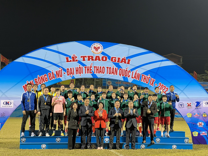 Bóng đá nữ Quảng Ninh giành HCV Đại hội thể thao toàn quốc 2022 - Ảnh 1.
