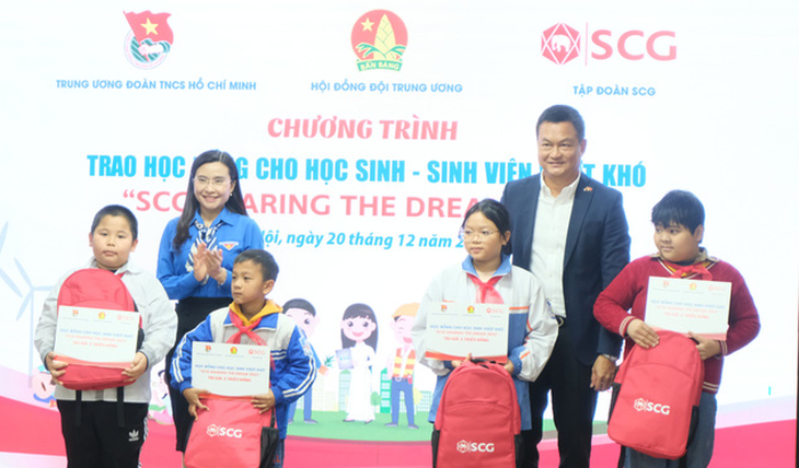 Sinh viên nhận học bổng Chắp cánh ước mơ: Nghịch cảnh là động lực vươn lên - Ảnh 3.