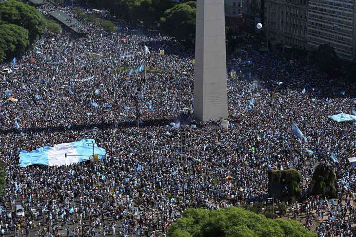 Argentina cho người dân nghỉ cả ngày để ăn mừng cùng Messi và đội tuyển - Ảnh 1.