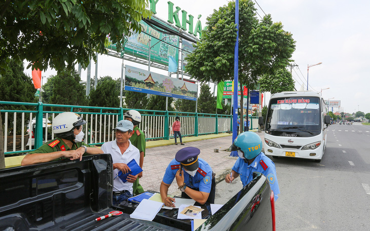 Sở GTVT TP.HCM: ‘Xử nghiêm xe khách bỏ bến, ra ngoài chạy’