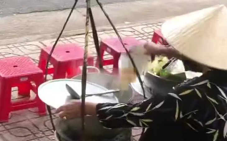 Khánh Hòa: Thức ăn thừa của khách đổ vào nồi để bán lại