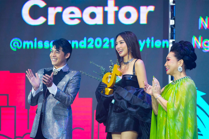 Hoa hậu Thùy Tiên đoạt giải TikTok vượt qua Sơn Tùng, Trấn Thành - Ảnh 1.