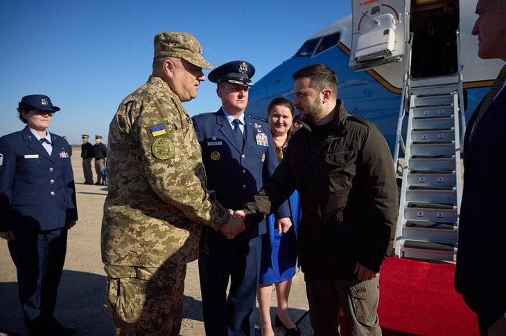 Hành trình an ninh nghiêm ngặt của ông Zelensky từ Kiev tới Washington - Ảnh 1.