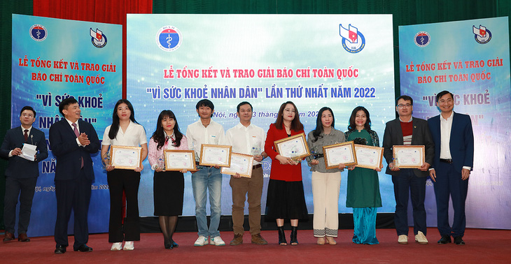 Báo Tuổi Trẻ đoạt giải nhì loại hình báo in báo chí toàn quốc Vì sức khỏe nhân dân - Ảnh 2.