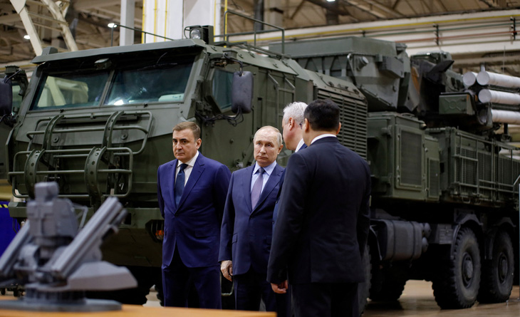 Tổng thống Nga kêu gọi đẩy mạnh sản xuất vũ khí - Ảnh 2.