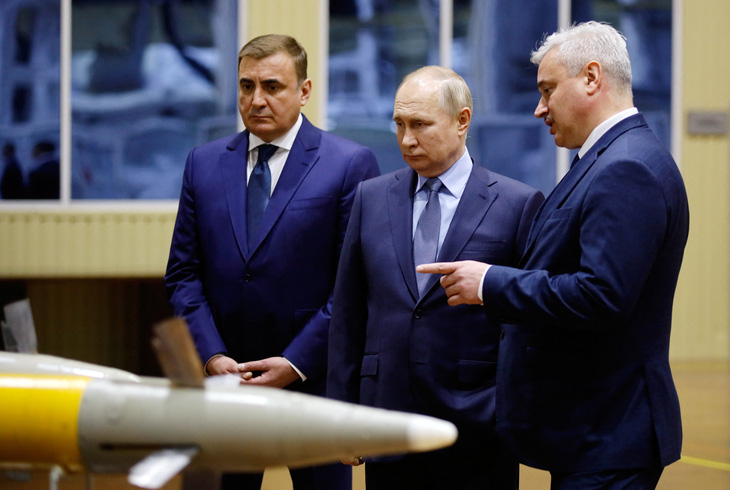 Tổng thống Nga kêu gọi đẩy mạnh sản xuất vũ khí - Ảnh 1.