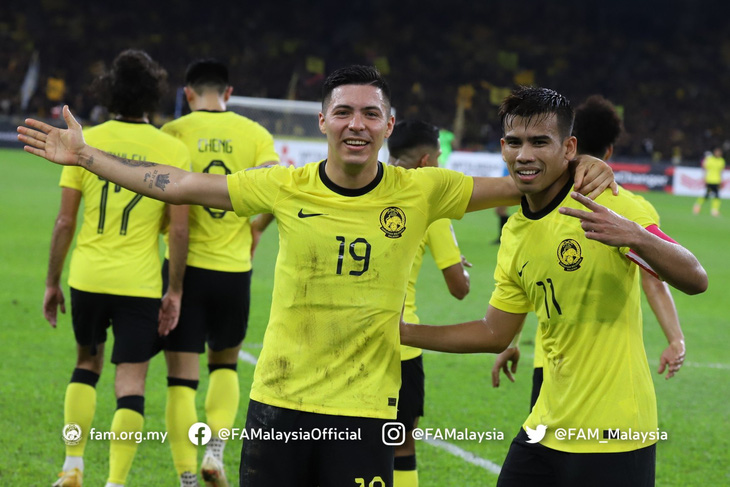 Aguero lập công giúp Malaysia vượt mặt Việt Nam dẫn đầu bảng B - Ảnh 1.