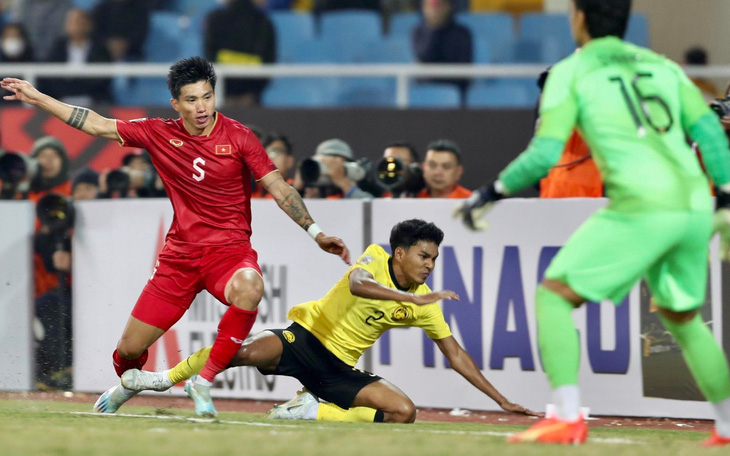 Báo Indonesia: ‘AFF Cup cần có VAR sau thẻ đỏ của Malaysia và phạt đền của Việt Nam’