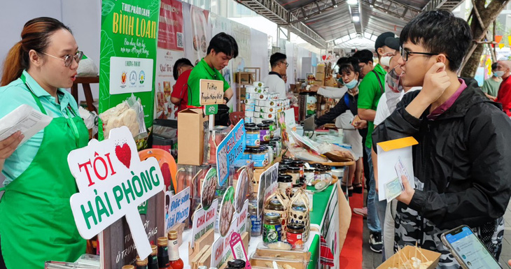 Lễ hội đặc sản Tết với chả rươi, hồng Đà Lạt... ở tòa nhà cao nhất Việt Nam - Ảnh 7.