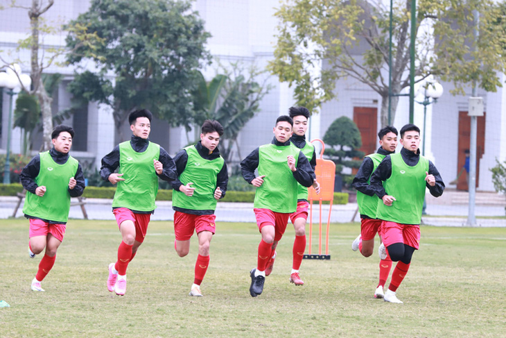 U20 Việt Nam tập đá tấn công trước VCK U20 châu Á 2023 - Ảnh 1.