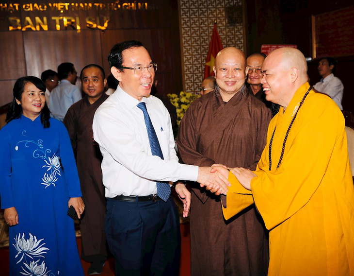 Bí thư Thành ủy TP.HCM thăm, chúc mừng Pháp chủ Hội đồng Chứng minh Giáo hội Phật giáo VN - Ảnh 1.