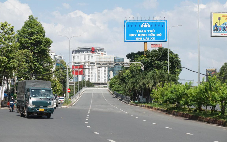 TP.HCM chính thức cho xe máy qua lại cầu vượt Nguyễn Hữu Cảnh, vẫn cấm ô tô