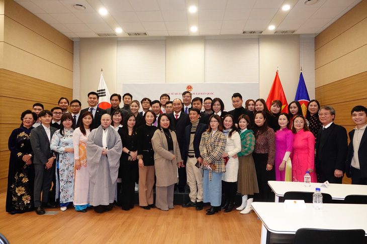 Vừa đến Hàn Quốc, chiều tối 4-12, Chủ tịch nước gặp bà con kiều bào, đại diện dòng họ Lý - Ảnh 5.