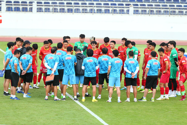 Phan Văn Đức và Tấn Tài ghi bàn trong trận đấu tập nội bộ của tuyển Việt Nam - Ảnh 1.