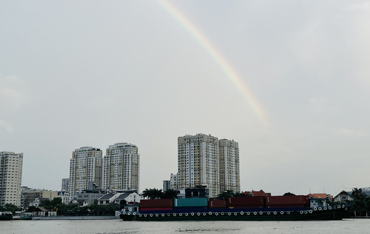 Thời tiết hôm nay 7-12: Nam Bộ mưa to vài nơi, Bắc Bộ lạnh cả ngày - Ảnh 1.