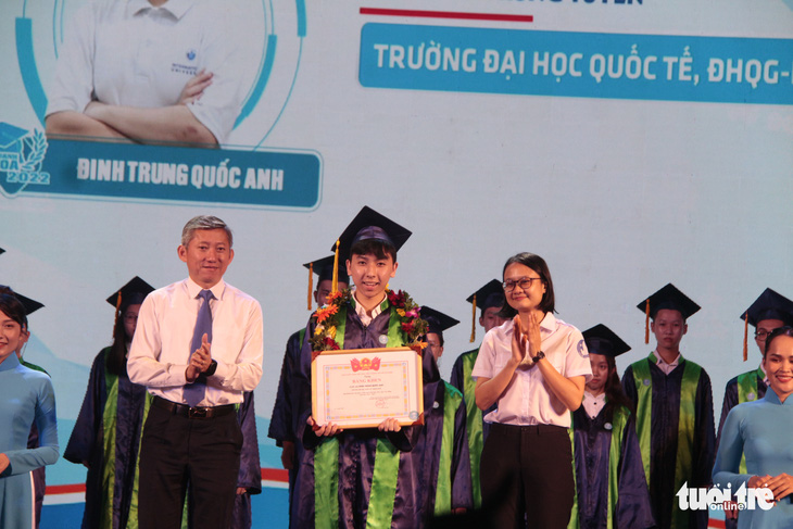 TP.HCM vinh danh 75 thủ khoa năm 2022 - Ảnh 2.