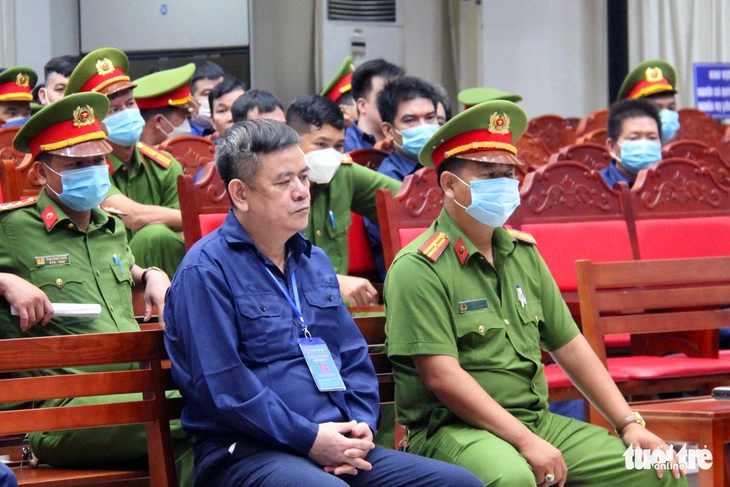 Đại án xăng dầu: Tại sao đình chỉ điều tra, không xử lý người đưa hối lộ? - Ảnh 2.