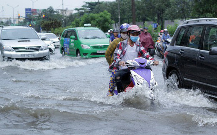 Vì sao TP.HCM kết thúc thuê 'siêu' máy bơm chống ngập đường Nguyễn Hữu Cảnh?