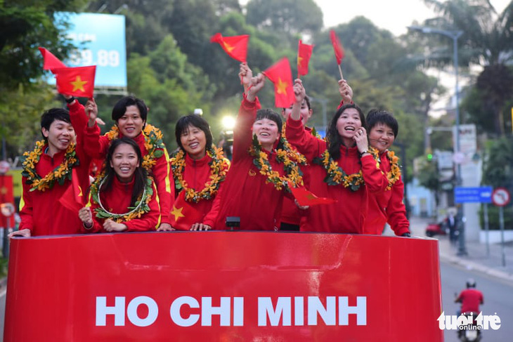 Chủ tịch UBND TP.HCM Phan Văn Mãi: ‘Tôi nghĩ trước đây chúng ta nhìn bóng đá nữ chưa được công bằng - Ảnh 15.