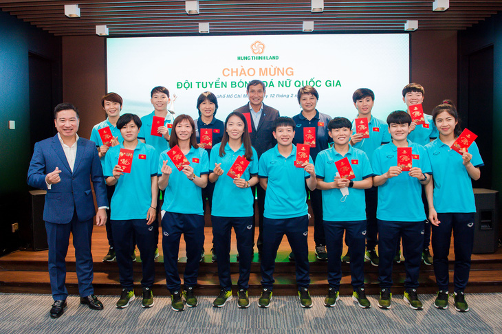 Hưng Thịnh Land trao thưởng 2 tỷ đồng cho đội tuyển bóng đá nữ quốc gia Việt Nam - Ảnh 3.