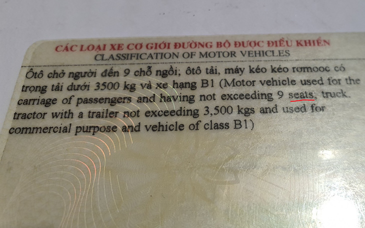 Cà vẹt ôtô bị sai tiếng Anh: Lãnh đạo Cục Cảnh sát giao thông nói gì? - Ảnh 2.