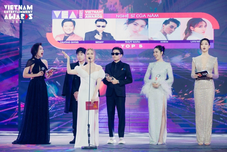 Đêm Gala trao giải Vietnam Entertainment Awards 2021 - Nơi những tài năng được tôn vinh - Ảnh 2.