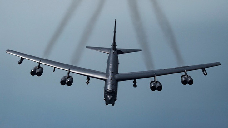 Mỹ tăng máy bay gắn tên lửa và pháo đài bay B-52 đến châu Âu - Ảnh 3.
